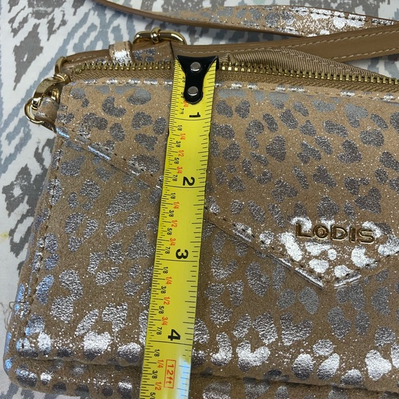 Lodis Tan Silver Leopard Print Suede Convertible Crossbody Bag Wristlet Wallet - Picture 3 of 8